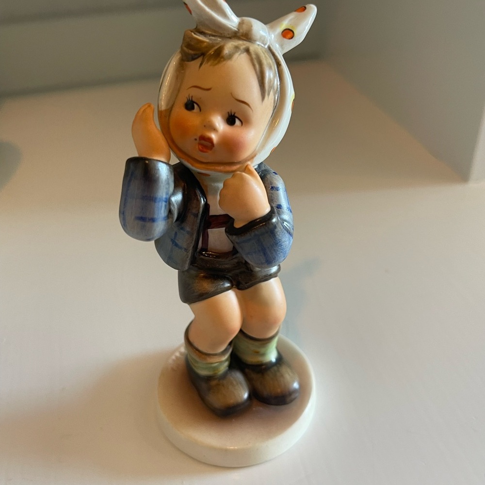 Vintage Goebel Hummel Boy with a Toothache 5.5” figurine Germany